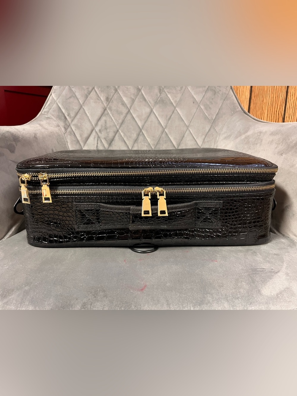 Travel make up case organizer- black Croc-look with Gold Hardware - Picture 7 of 12